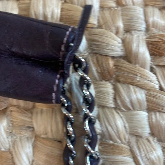 Chanel authentic vintage plum colored leather shoulder bag - Picture 5 of 16